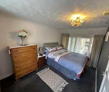 The Glebe, Great Yarmouth, Hemsby - Photo 4