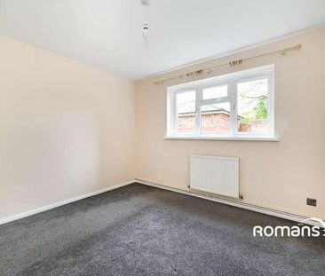 St. Andrews, Bracknell, Berkshire, RG12 - Photo 1