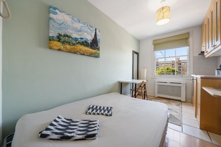 Studio Flat, Claverton Street, SW1V - Photo 2