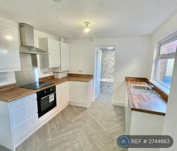 2 bedroom terraced house to rent - Photo 5