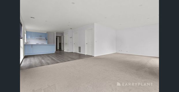 Charming Location - Photo 1