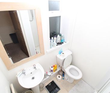 Room For Rent Bertha Street, Pontypridd - Photo 5