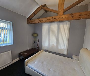 2 Bed - 37 Wortley Road, Leeds - LS12 3HT - Student/Professional - Photo 3