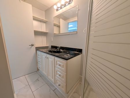 For Lease - 31 Buchanan Street, Barrie, Ontario - Photo 4