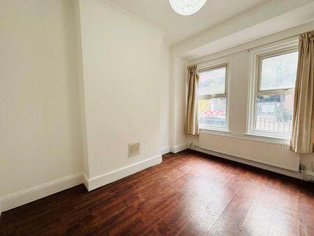 3 bedroom terraced house to rent - Photo 4