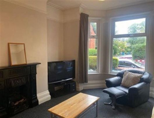 6 Bedroom Semi Detached To Let - Photo 1