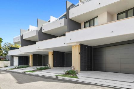 Luxury Coastal Living | Brand New Designer Home with Harbour Views - Photo 4