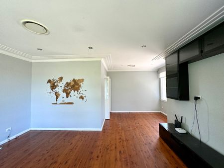 House for Rent in Peakhurst! - Photo 2