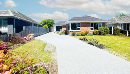 Fully Renovated on Farrington! - Photo 4