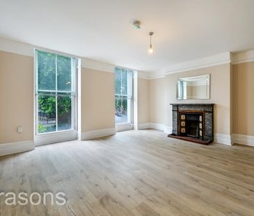 3 bedroom flat to rent - Photo 4