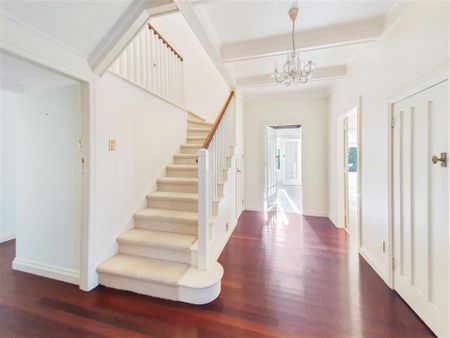 ST HELIERS - Location, Privacy, & Water View - Photo 5