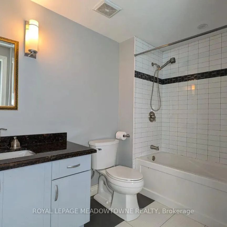 259 QUEEN MARY DRIVE - Photo 1