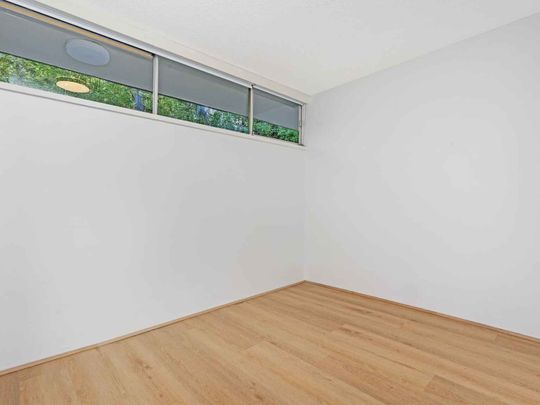 Renovated One-Bedroom Apartment with Parking in a Premier Elizabeth Bay location - Photo 1