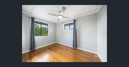 Four Bedroom Family Home With Spacious Backyard - Photo 3