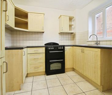 2 bedroom end of terrace house to rent - Photo 6