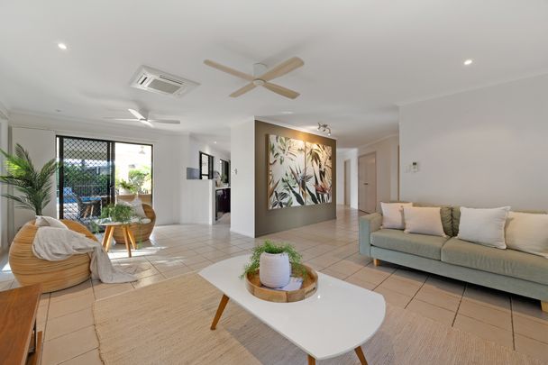 Beautifully presented family home with a pool! - Photo 1