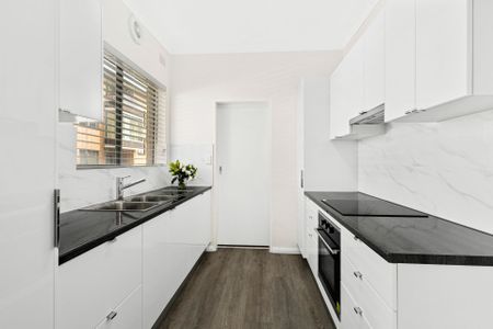 Contemporary First-Floor Apartment in a Prime Beachside Location - Photo 3