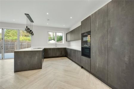 5 bedroom semi-detached house to rent - Photo 5