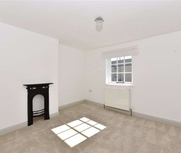 A delightful three bedroom cottage recently modernised throughout w... - Photo 2