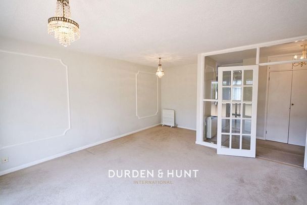 Poplar Way, Ilford - Photo 1