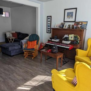 À louer un grand 5 1/2 au centre ville Trois-Rivières - Photo 2