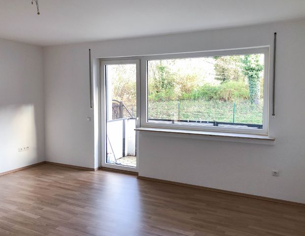 Gut geschnittene EG Wohnung mit Balkon und Garage - Photo 1