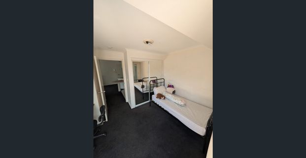 Fully furnished unit close to UQ St Lucia campus - Photo 1