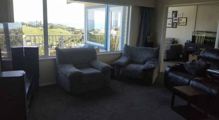Charming 3 Bedroom Home with Outstanding Views - Photo 4