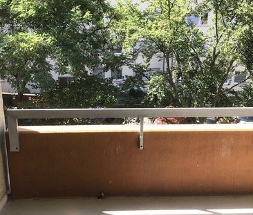 Renovierte, helle 2-Zimmer-Wohnung mit Sonnenbalkon ab sofort frei! - Foto 4