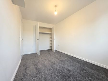 5 Bed Town House - Photo 4