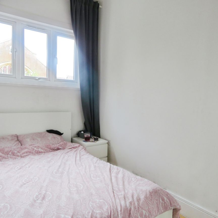 Riggindale Road, London, SW16 1QJ - Photo 1