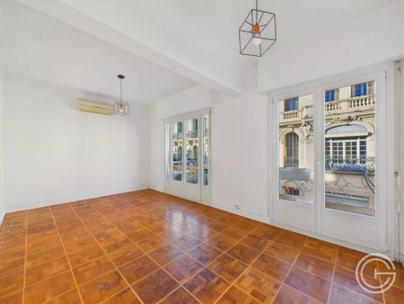 Location Appartement 2 pièces 46m² NICE 06000 - Photo 5