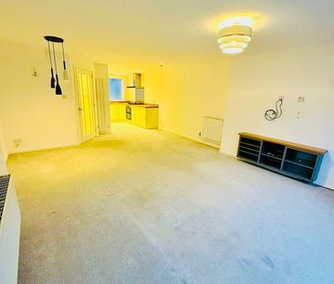 Adel Wood Place, Adel - Photo 2