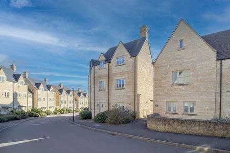 Cross Close, Cirencester, Gloucestershire, GL7 - Photo 2