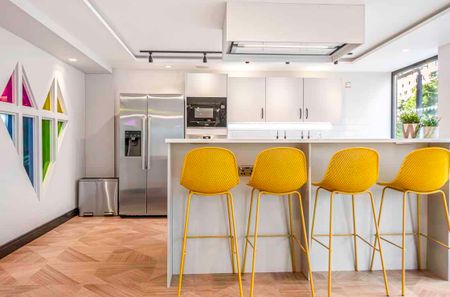 Elegance Apartment - Photo 5
