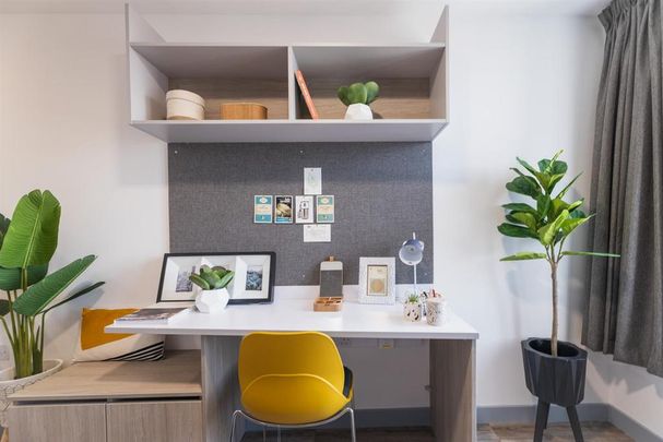 1 bedroom in a flat share to rent - Photo 1