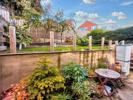 3 bedroom semi-detached house to rent - Photo 1