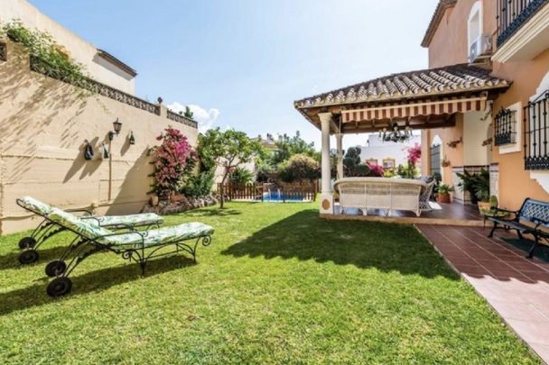 4 Bedroom Villa For Rent in Marbella, Málaga - Photo 1