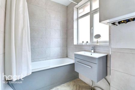 1 bedroom in a house share to rent - Photo 4