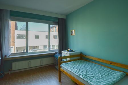 TWEE SLAAPKAMER APPARTEMENT MET RUIME GARAGE - Photo 4