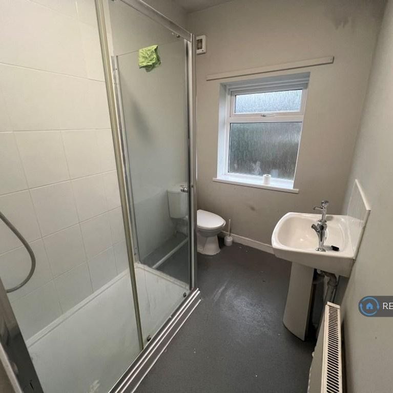 3 bedroom end of terrace house to rent - Photo 1