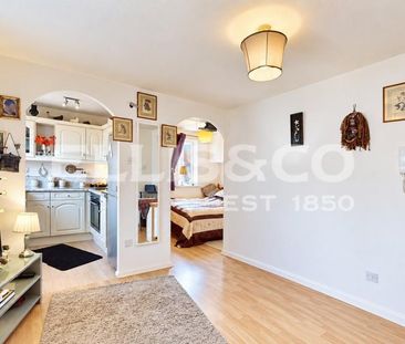 Studio to rent - Photo 2