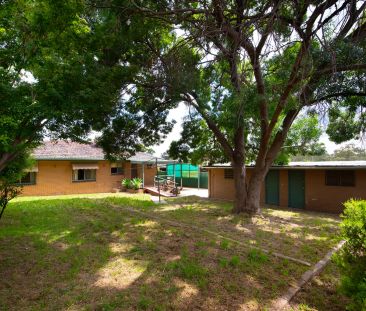 Easy living and perfectly located in popular Strathdale. - Photo 5