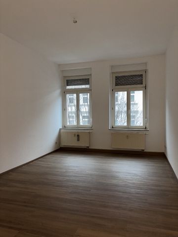 Frisch sanierte 3-Zimmer-Wohnung mit Balkon - Erstbezug nach Sanierung - Photo 2