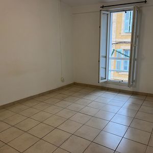 Location Appartement 2 pièces 33m² - Photo 2