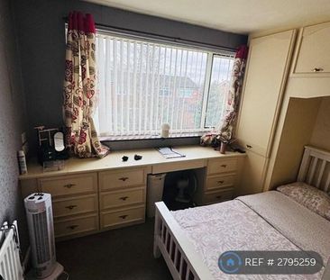 3 bedroom terraced house to rent - Photo 4