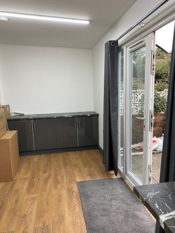 Available Immediately 3/4 Bedrooms 1 Bathrooms , 2 W/C , Semi Detached House in Wembley HA9 Rent £3500 exclusive of bills. - Photo 5