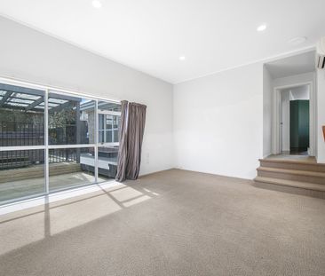 Stunning Family Home in Buckland Beach - Photo 1