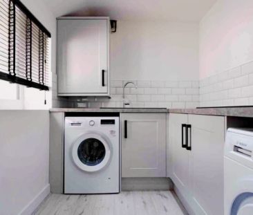 2 Beds 4 Baths - Photo 3