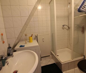 Schöne 1-Raum-Maisonette-Wohnung mit Einbauküche und neuen Böden - Photo 3